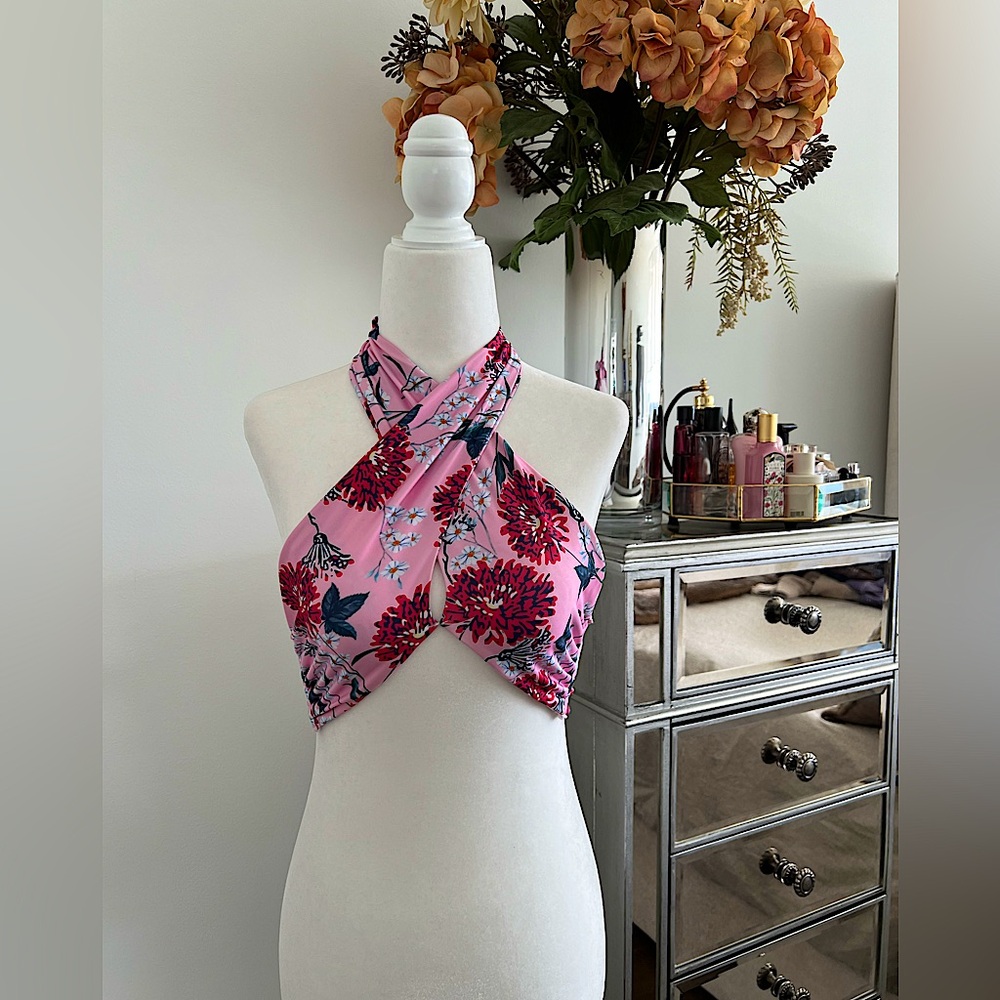 Cupshe Pink Floral Halter Bikini Top